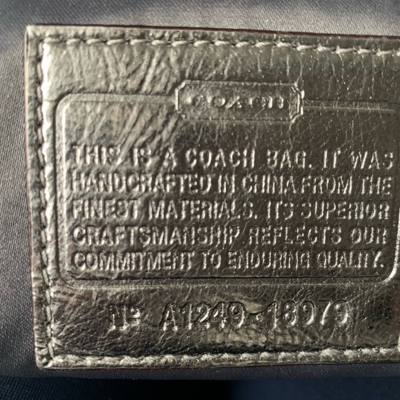 Large COACH bright tote - Picture 9 of 9